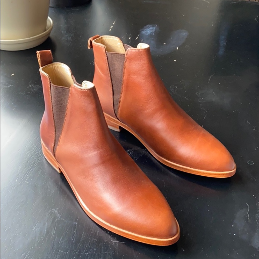Brown leather Nisolo boots